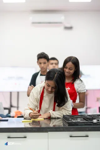 Teen Chef – 06-04-24 – foto 40 de 247